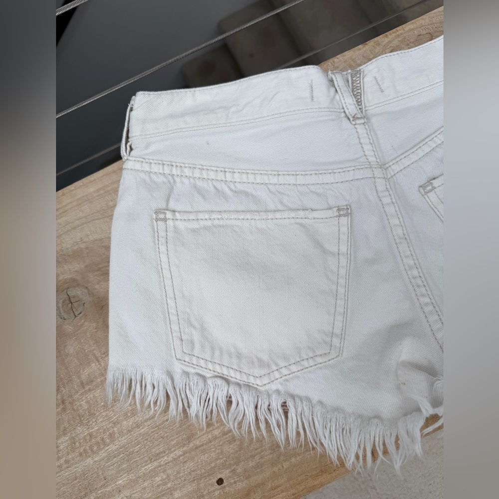 Free People Loving Good Vibrations White Cutoff Denim Shorts Boho | Size 25 - Picture 6 of 9